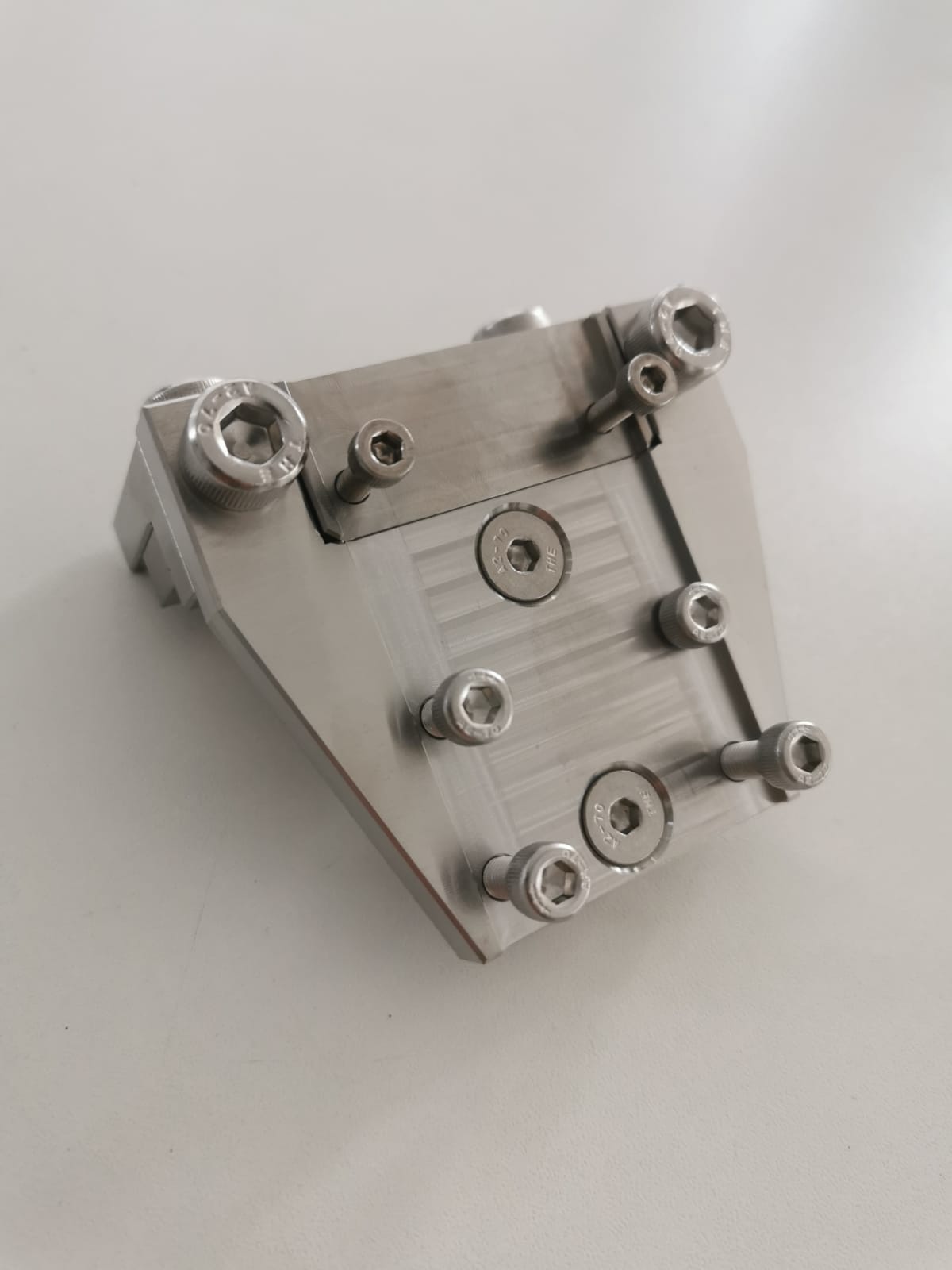 Arrangment for quick change of applicator