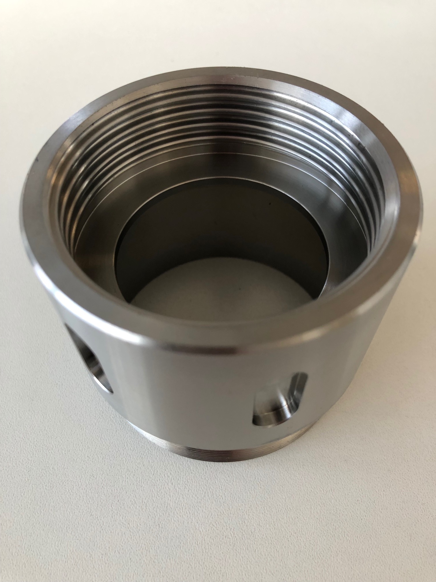 Closing head upper part