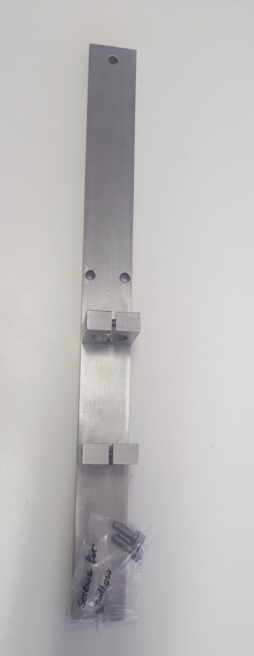 Gallow for cap applicator