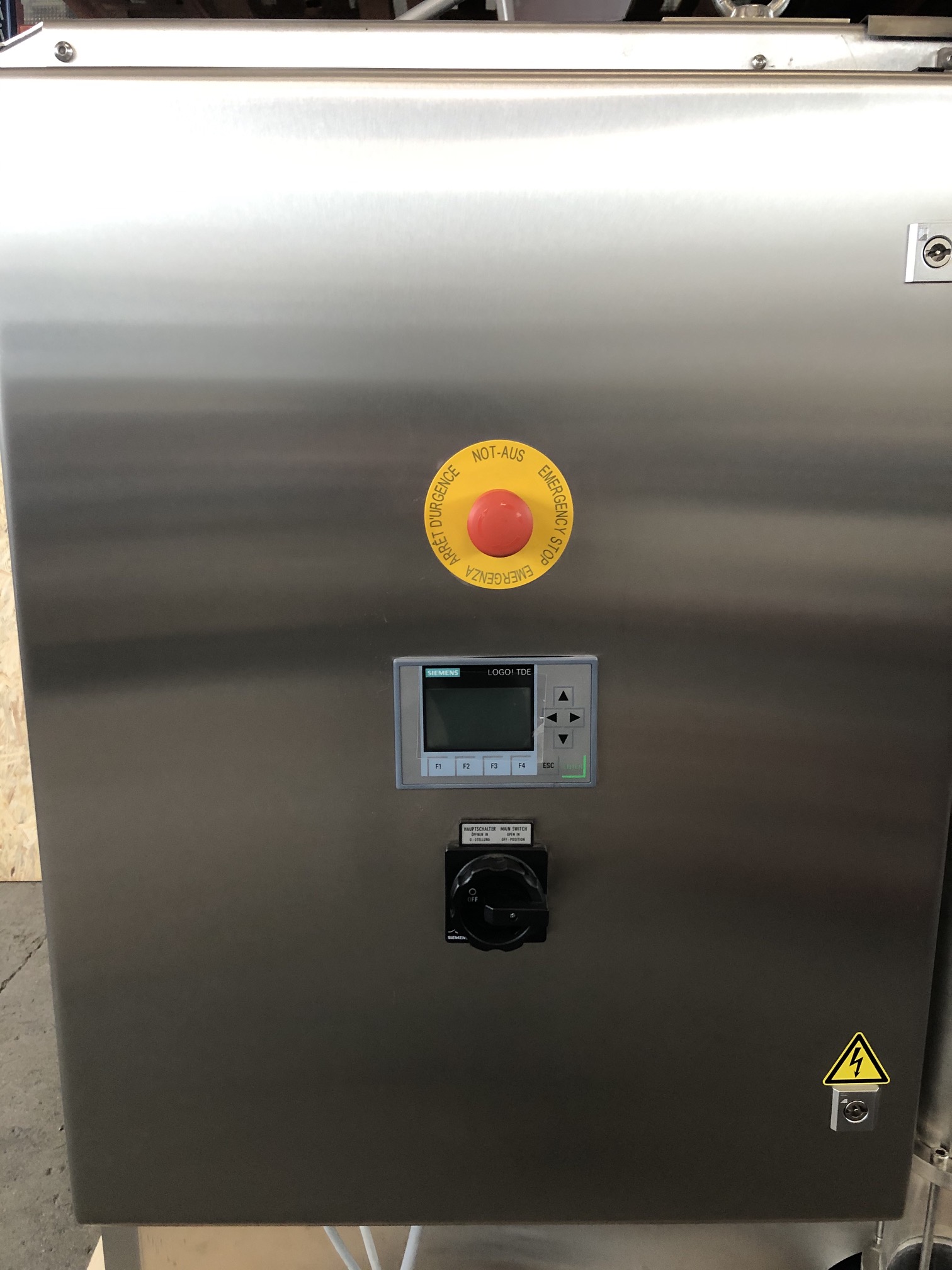 Electric control with frequ.inverter, with P.E. control